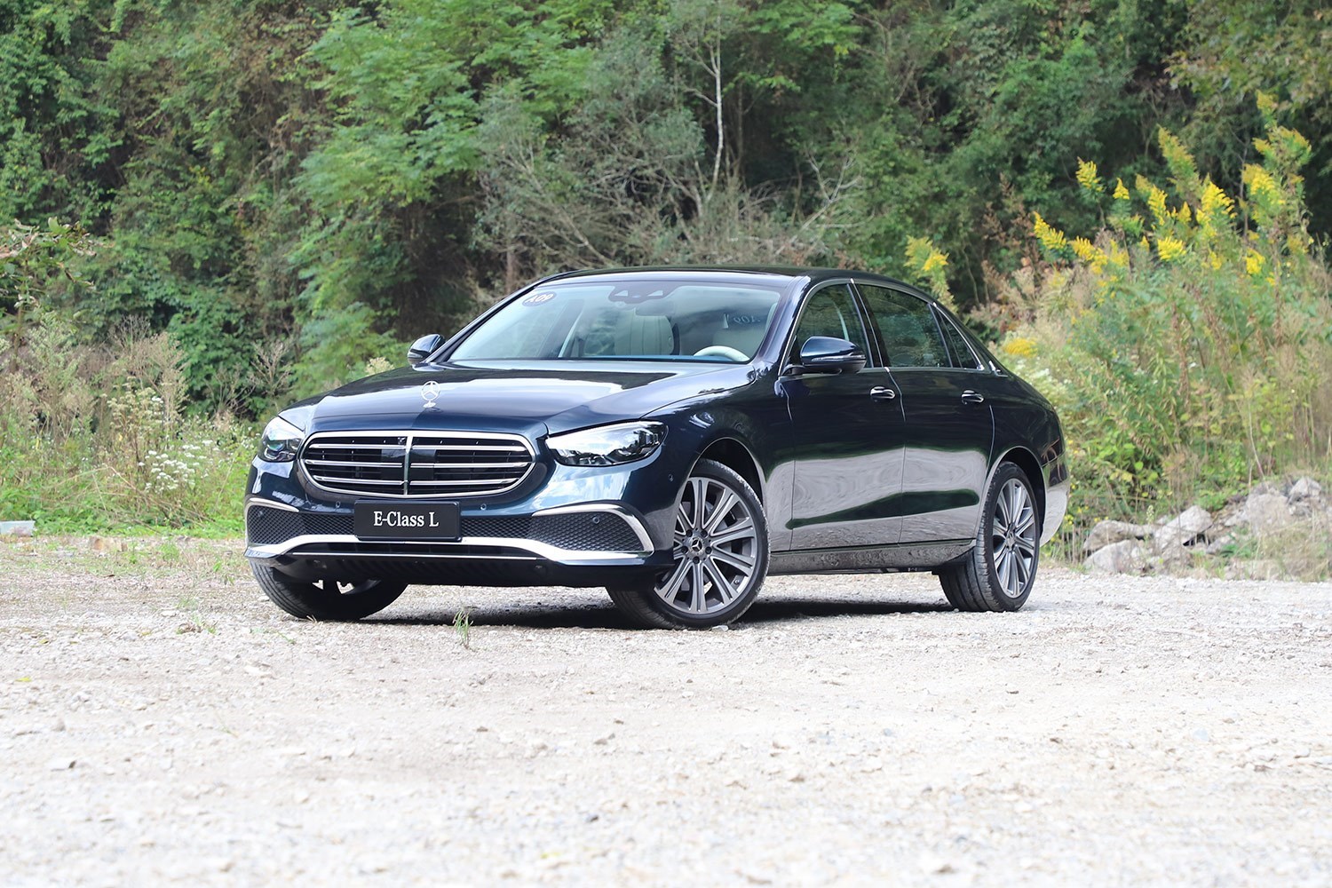 试驾奔驰e级:新派豪华 古典豪华的行政级轿车