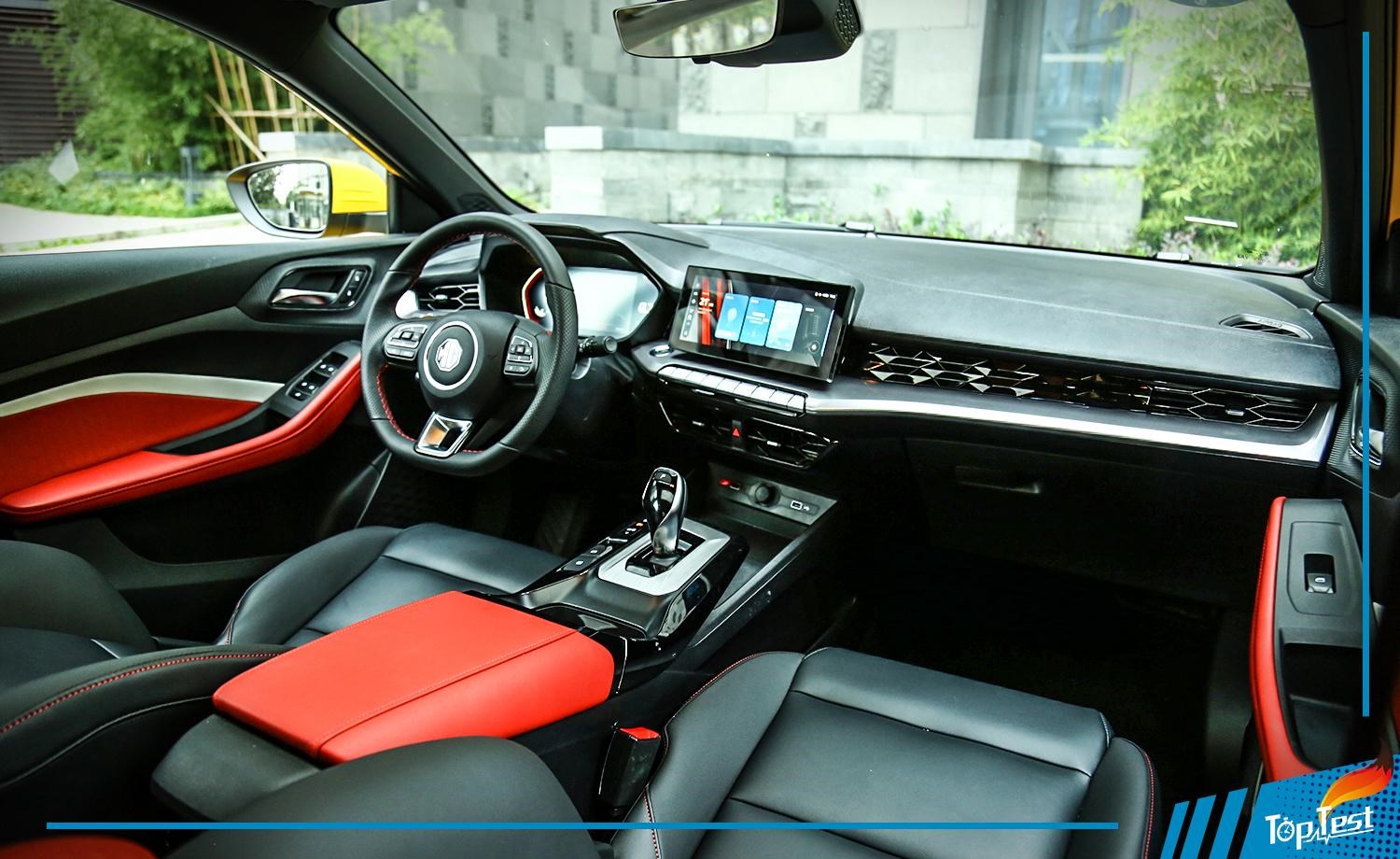 十万元档运动轿车选它没毛病道路试驾名爵全新mg5