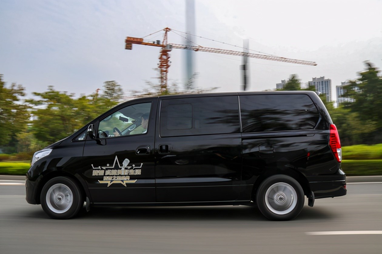 自带大床的mpv车型 试驾体验风行菱智plus